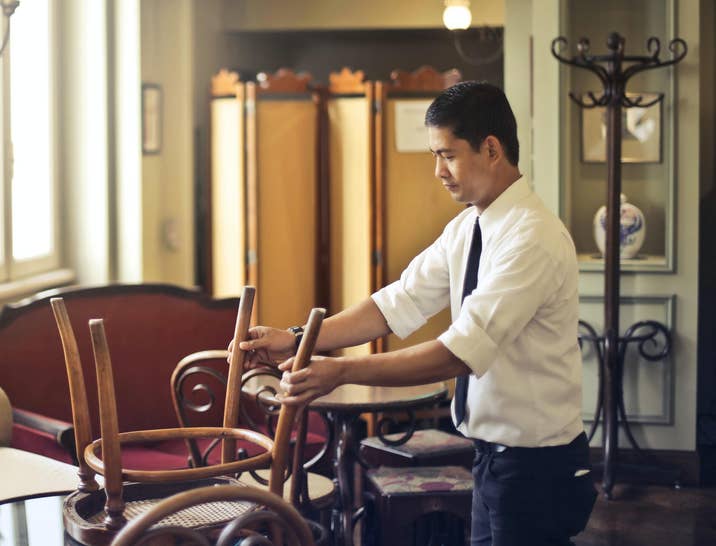 How to Hire Restaurant Workers