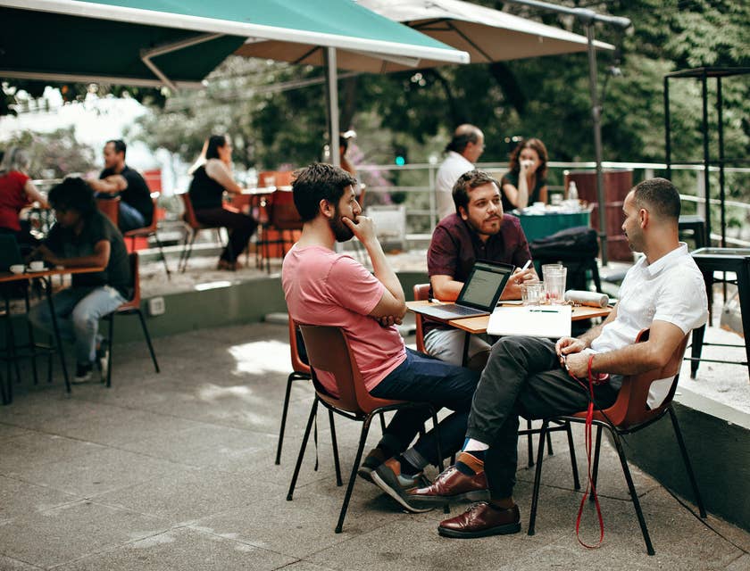 Independent Sales Associate having a meeting outside with potential customers