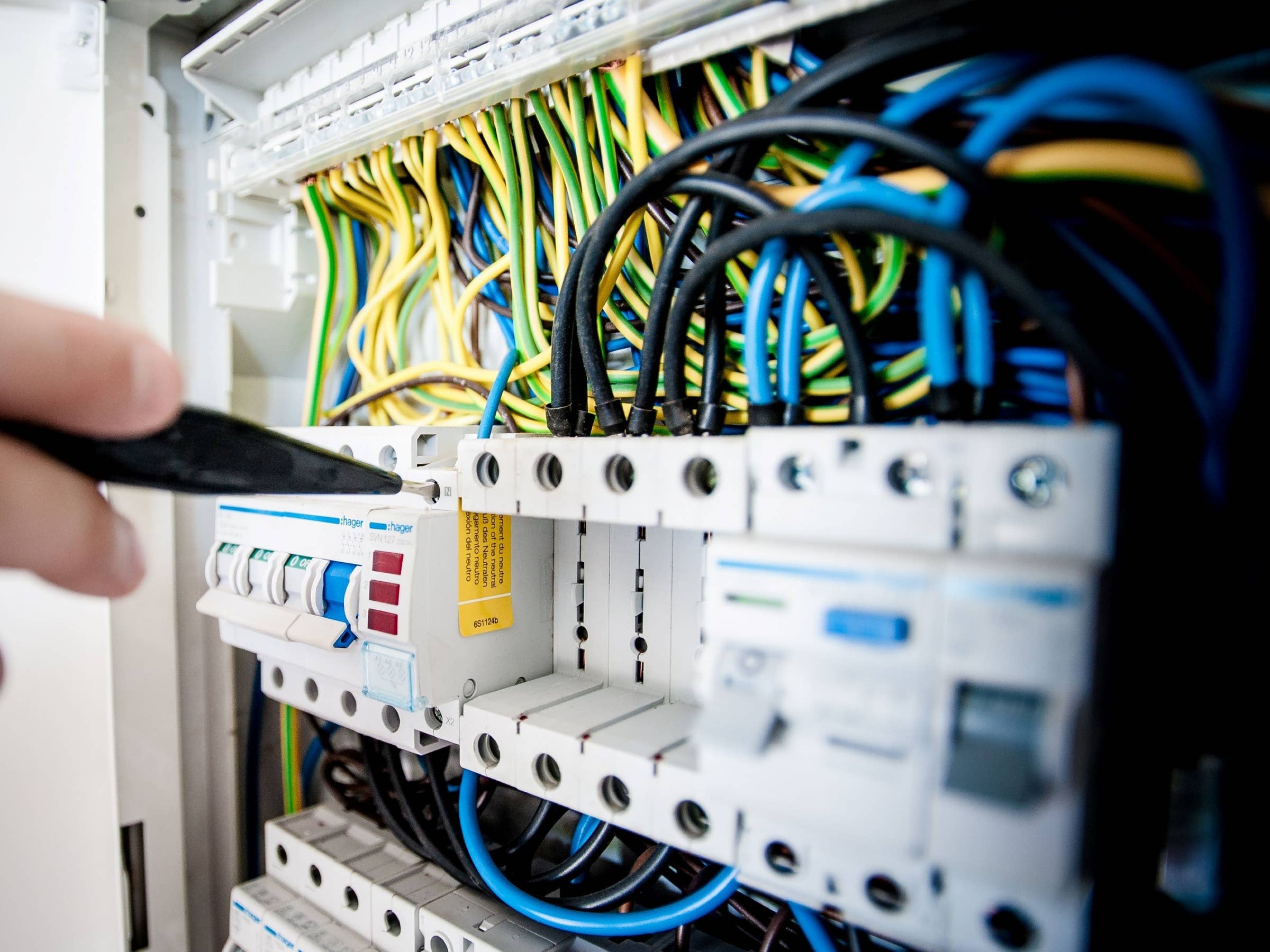 Mobile Building Maintenance Technician: BusinessHAB.com
