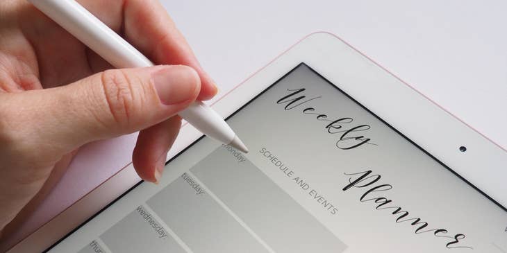 Master scheduler filling in a weekly plan