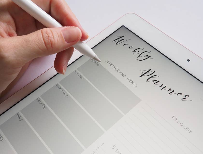 Master scheduler filling in a weekly plan