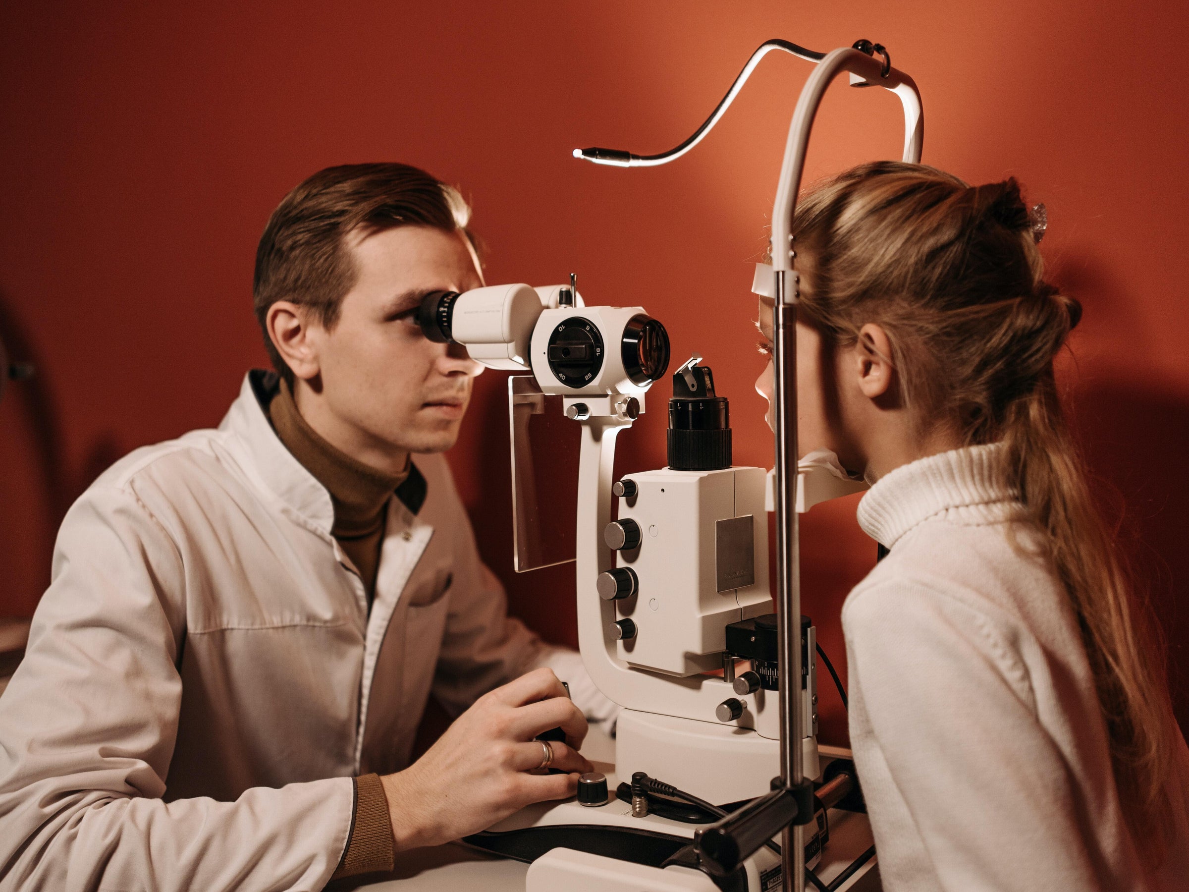 ophthalmologist in nabua