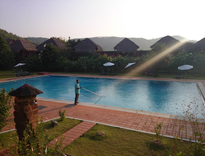 pool-attendant-job-description