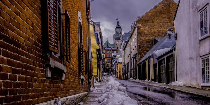 A street covered in snow in Québec, Canada.
