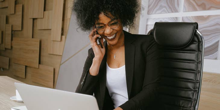 Sales support administrator is scheduling appointments for the customer.