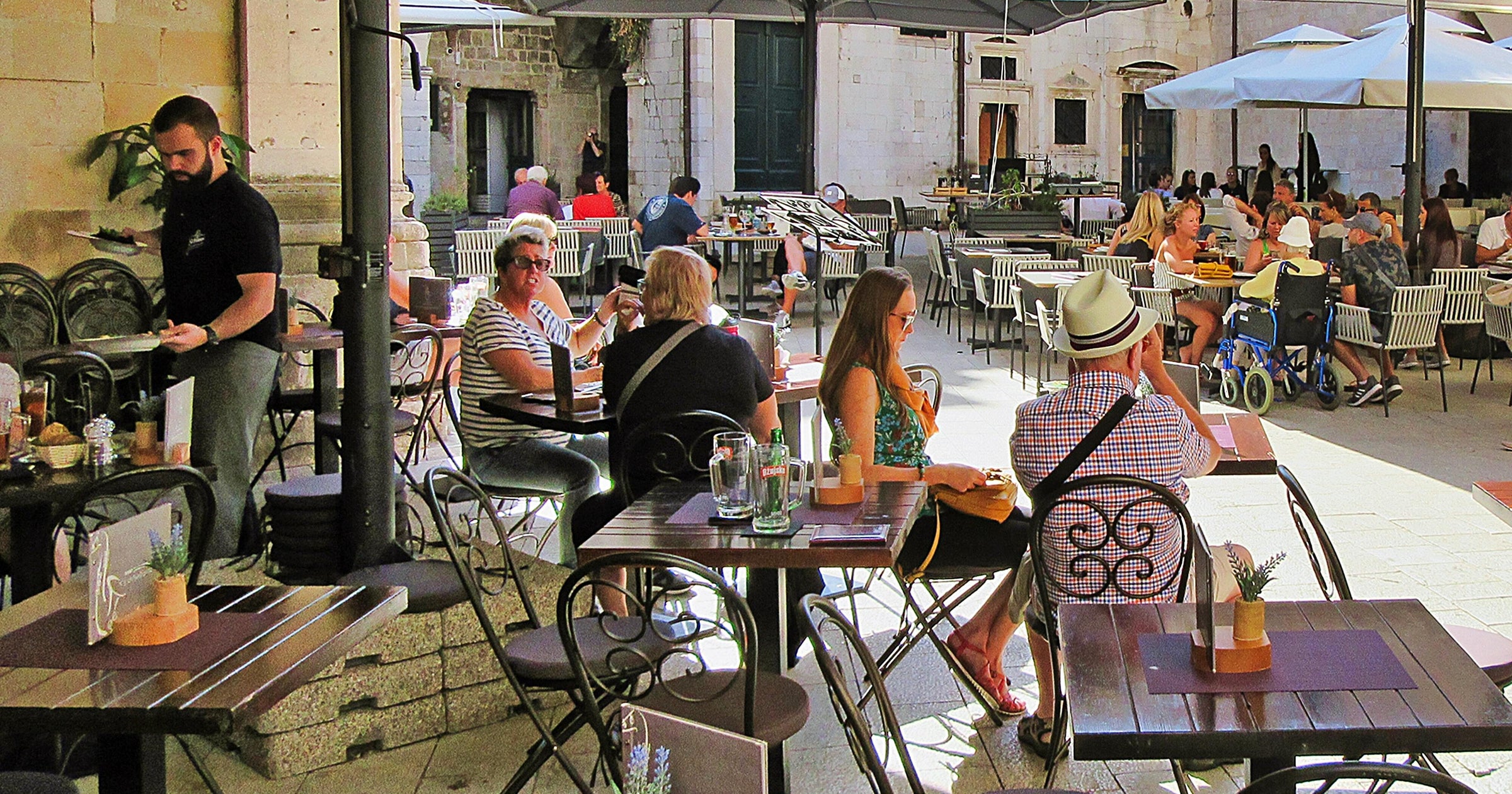 Server Assistant Job Description