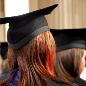Busca candidatos en las universidades locales.
