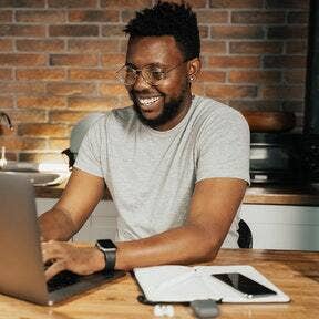 Start the text of the post with a question applicants will say "yes" to.