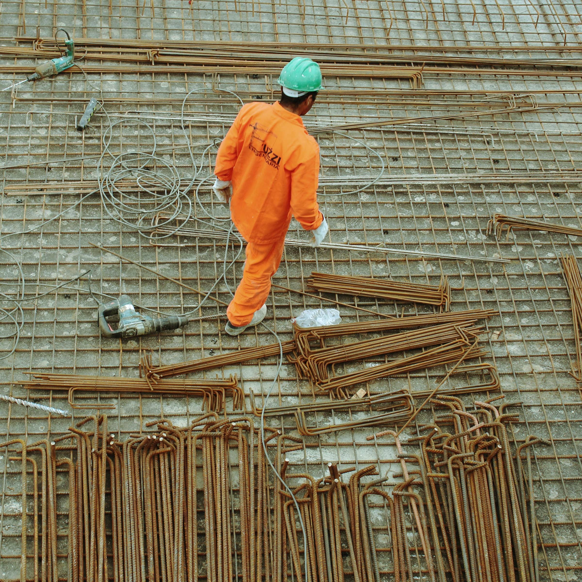 Ceiling Fixer Job Description