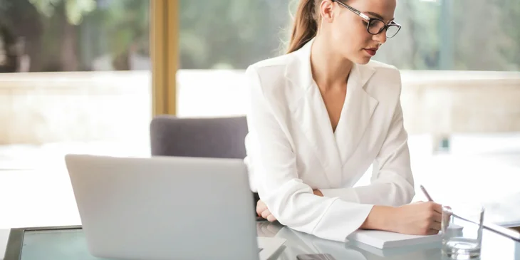 A technical sales engineer writing a report regarding issues, foreseeable problems, and effective solutions.