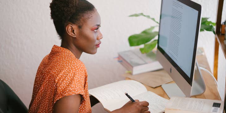 Translator translating text from the computer and writing it to the paper