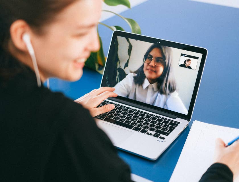 A virtual recruiter talking to an applicant online.